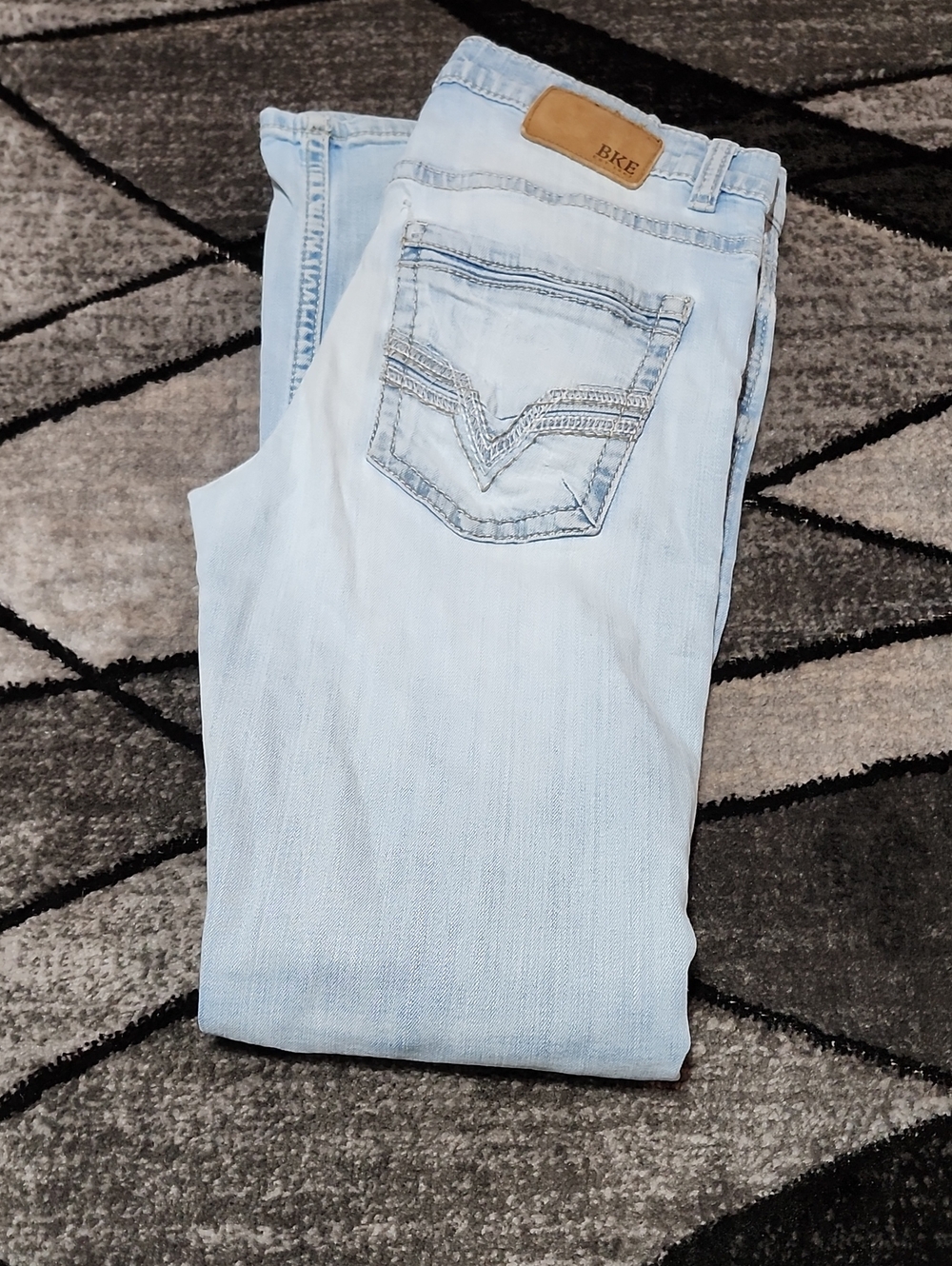 BKE AIDEN EMBROIDERED LIGHT WASH LONG STRAIGHT LEG DENIM JEAN